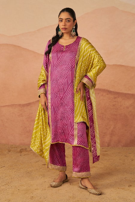 Rainas Raas Bandhani Phiran Kurta Farsi Pyjama Set 