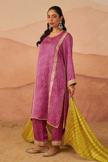 Buy_Rainas_Pink Cotton Sequins Keyhole Neck Raas Bandhani Phiran Kurta Farsi Pyjama Set_Online_at_Aza_Fashions