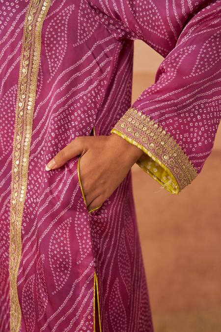 Rainas_Pink Cotton Sequins Keyhole Neck Raas Bandhani Phiran Kurta Farsi Pyjama Set_at_Aza_Fashions