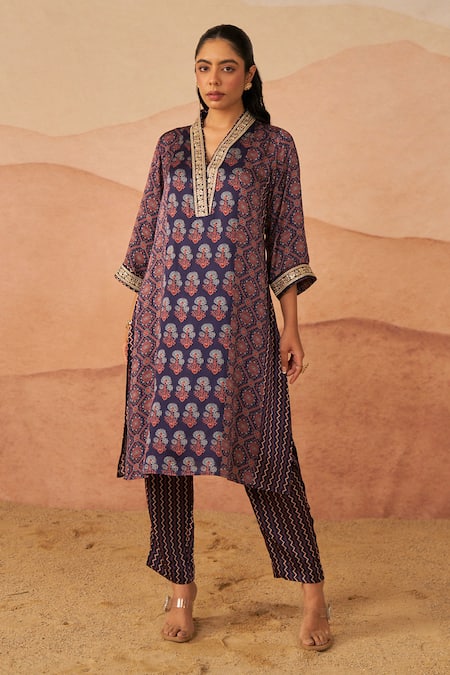 Rainas Geometric Ajrakh Print Kurta With Pant 