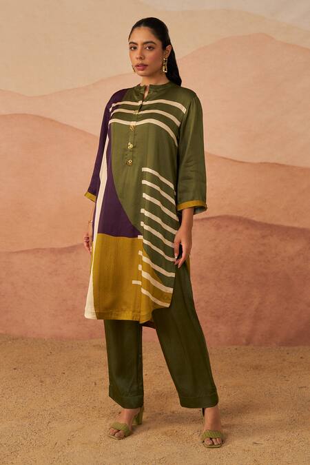Rainas_Green Satin Sequins Mandarin Kutch Abstract Print Pathani Tunic And Pant Set _Online_at_Aza_Fashions