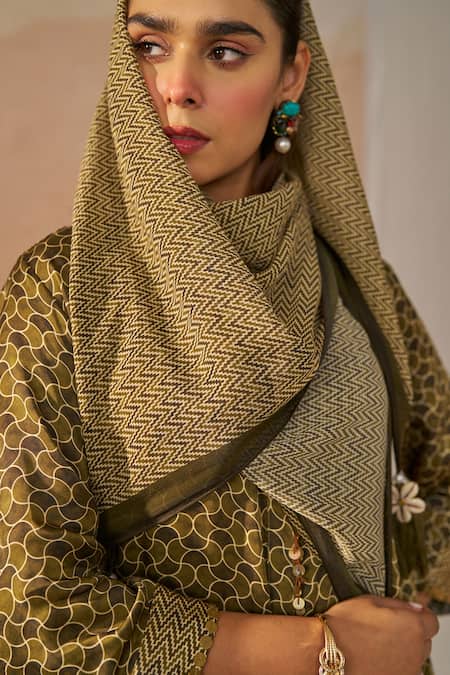 Shop Rainas Green Satin, Cotton Sequins Round Neck Ajrakh Print Pathani Kurta Set With Potli Online at Aza Fashions Shop_Rainas_Green Satin, Cotton Sequins Round Neck Ajrakh Print Pathani Kurta Set With Potli _Online_at_Aza_Fashions