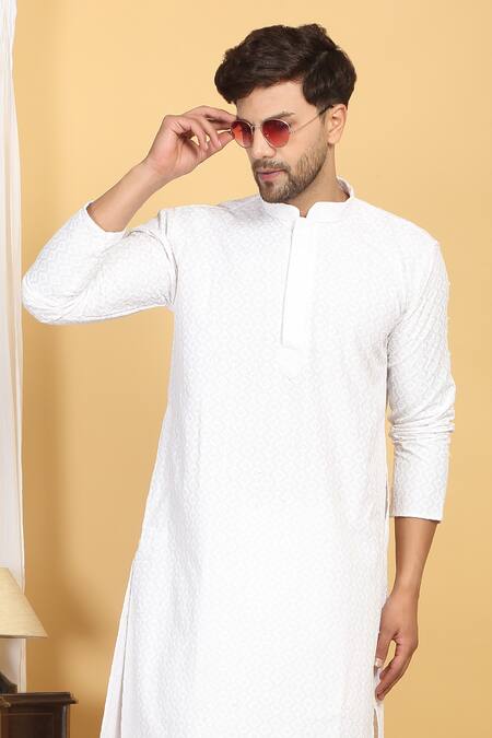 Buy_Aham-Vayam_White Cotton Embroidery Aham Thread Kurta Set 