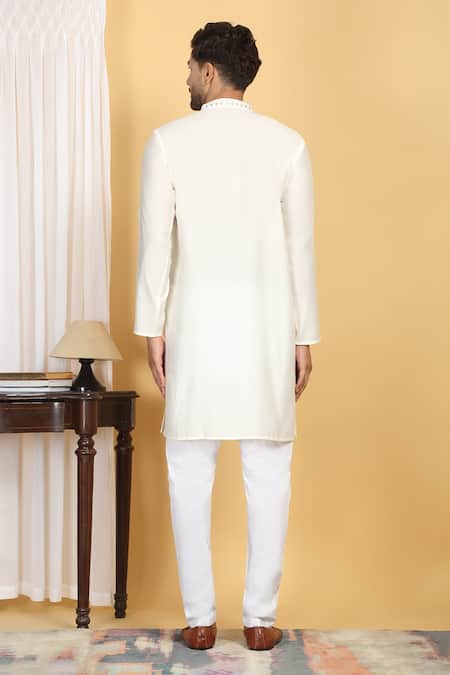 Aham-Vayam Swarna Mirror Embroidered Kurta Set 