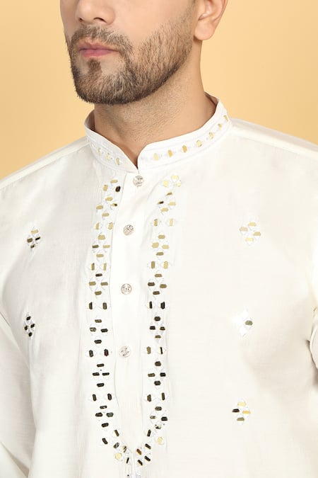 Aham-Vayam_Off White Cotton Mirrors Swarna Embroidered Kurta Set _at_Aza_Fashions