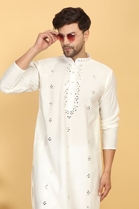 Buy_Aham-Vayam_Off White Cotton Mirrors Swarna Embroidered Kurta Set 