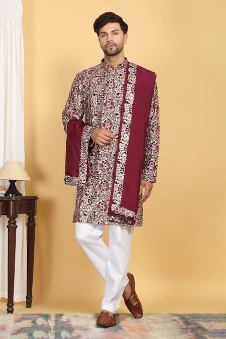 Aham-Vayam Purple Cotton Silk Embroidery Zari Thread Divyakriti Kurta Set 