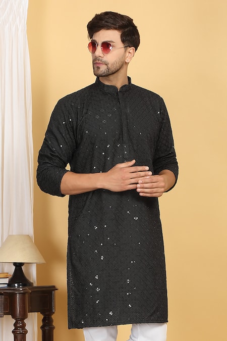 Buy_Aham-Vayam_Black Cotton Embroidery, Navyam Floral Mahal Jaal Thread Kurta With Pant 