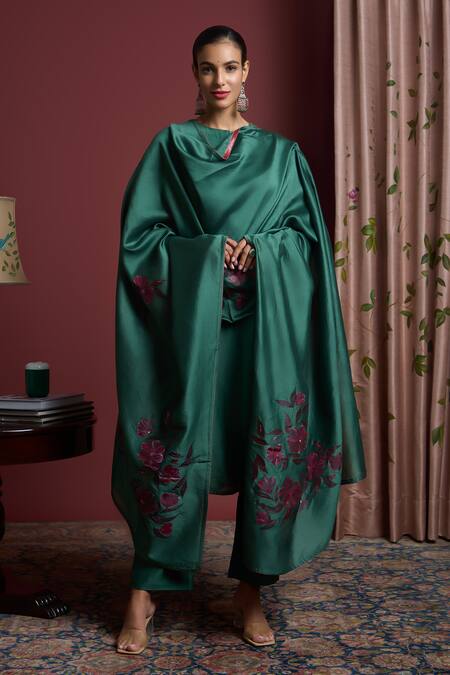 Akutee_Green Chanderi Silk Embroidery Round Sanjeevani Handpainted Straight Kurta Set_Online_at_Aza_Fashions