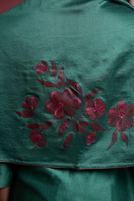 Buy_Akutee_Green Chanderi Silk Embroidery Round Sanjeevani Handpainted Straight Kurta Set