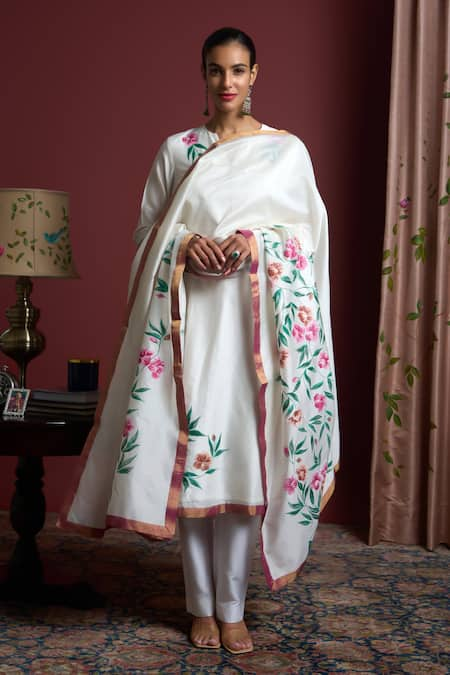 Akutee Sumedha Floral Handpainted Kurta Set 