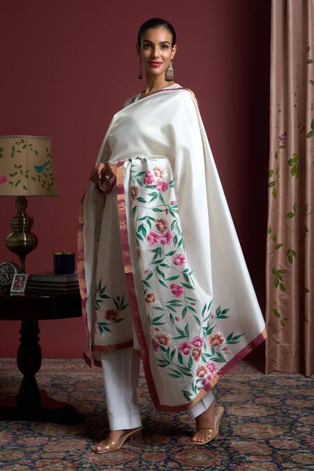 Akutee_White Chanderi Silk Embroidery Split V-neck Sumedha Floral Handpainted Kurta Set_at_Aza_Fashions