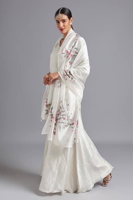 Akutee_White Silk, Chanderi, Tissue Embroidery V-neck Yashomati Hand Kurta Set_Online_at_Aza_Fashions