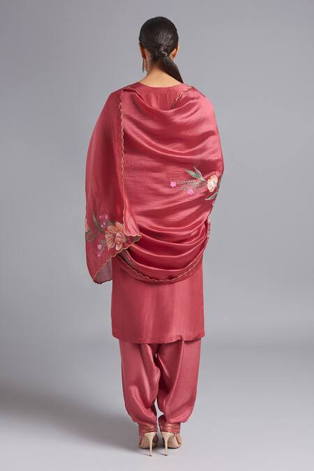 Shop Akutee Pink Organza, Embroidery Arunima Kurta Set With Hand Painted Dupatta at Aza Fashions Shop_Akutee_Pink Organza, Embroidery Arunima Kurta Set With Hand Painted Dupatta_at_Aza_Fashions