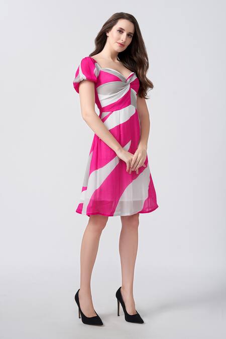 House Of Varada Pink Chiffon Sweetheart Neck Abstract Floral Print Dress Online at Aza Fashions House Of Varada_Pink Chiffon Sweetheart Neck Abstract Floral Print Dress _Online_at_Aza_Fashions