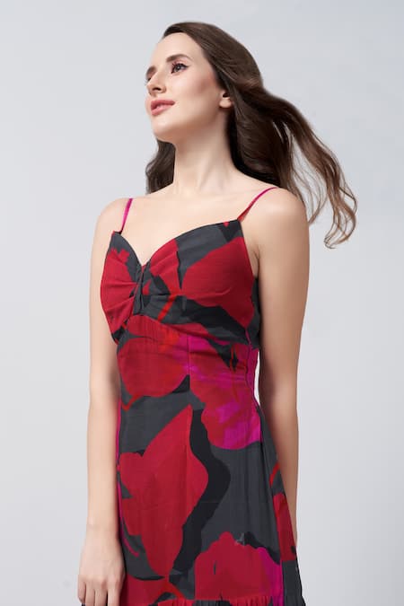 Shop House Of Varada Black Chiffon V-neck Abstract Print Flared Maxi Dress Online at Aza Fashions Shop_House Of Varada_Black Chiffon V-neck Abstract Print Flared Maxi Dress _Online_at_Aza_Fashions