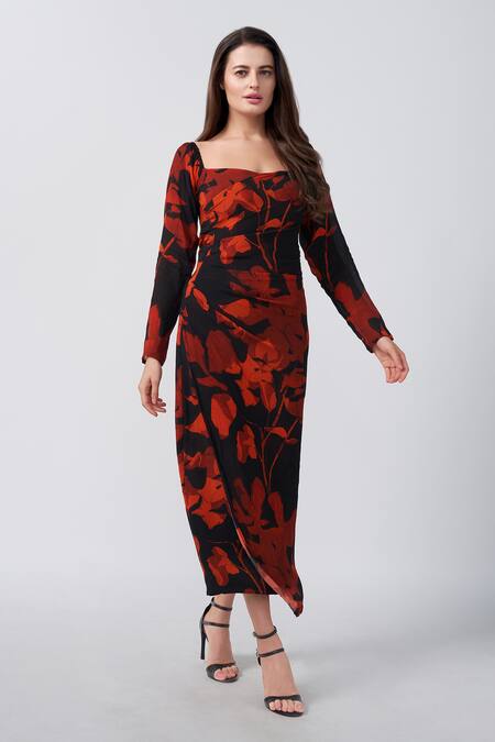 Buy House Of Varada Black Chiffon Sweetheart Neck Floral Print Wrapped Dress Online at Aza Fashions Buy_House Of Varada_Black Chiffon Sweetheart Neck Floral Print Wrapped Dress _Online_at_Aza_Fashions