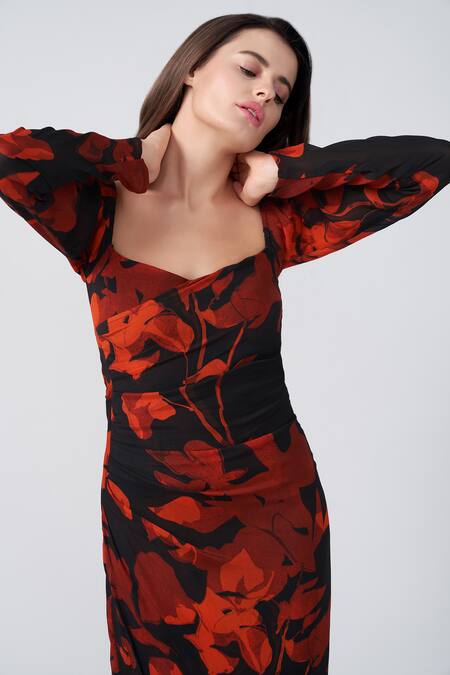 Shop House Of Varada Black Chiffon Sweetheart Neck Floral Print Wrapped Dress Online at Aza Fashions Shop_House Of Varada_Black Chiffon Sweetheart Neck Floral Print Wrapped Dress _Online_at_Aza_Fashions