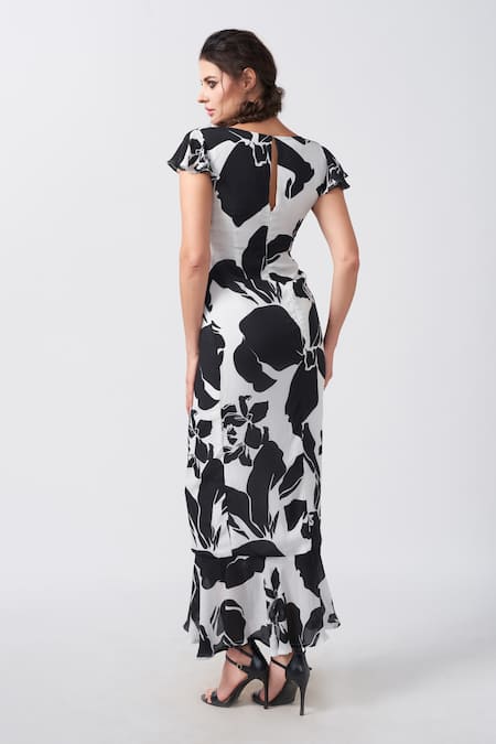 Shop House Of Varada Black Crepe Ruffles V-neck Musk Bloom Print Sleeves Dress at Aza Fashions Shop_House Of Varada_Black Crepe Ruffles V-neck Musk Bloom Print Sleeves Dress _at_Aza_Fashions