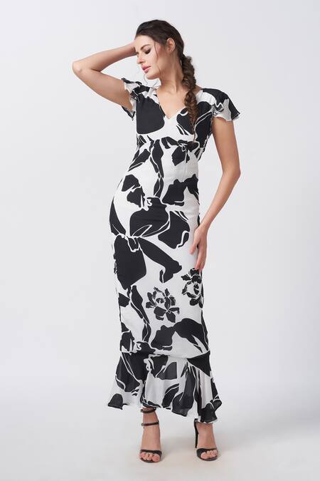 House Of Varada Black Crepe Ruffles V-neck Musk Bloom Print Sleeves Dress Online at Aza Fashions House Of Varada_Black Crepe Ruffles V-neck Musk Bloom Print Sleeves Dress _Online_at_Aza_Fashions