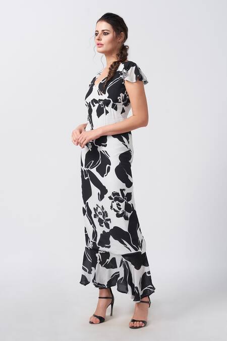 Buy House Of Varada Black Crepe Ruffles V-neck Musk Bloom Print Sleeves Dress Online at Aza Fashions Buy_House Of Varada_Black Crepe Ruffles V-neck Musk Bloom Print Sleeves Dress _Online_at_Aza_Fashions