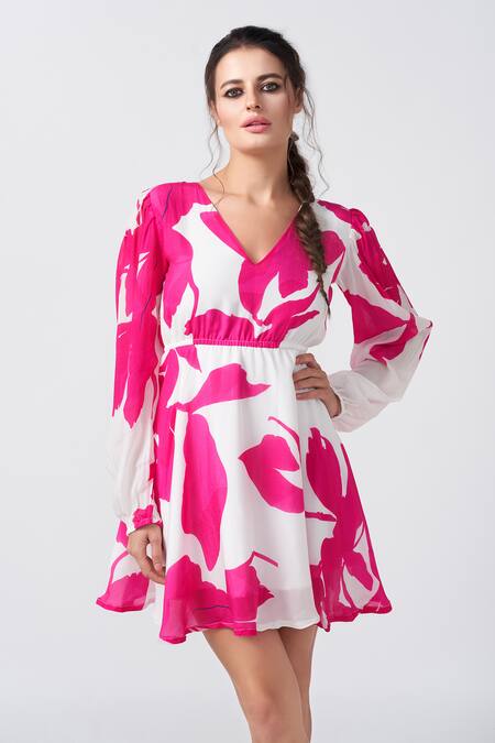 Buy House Of Varada Pink Crepe V-neck Bloom Print Short Dress Online at Aza Fashions Buy_House Of Varada_Pink Crepe V-neck Bloom Print Short Dress _Online_at_Aza_Fashions