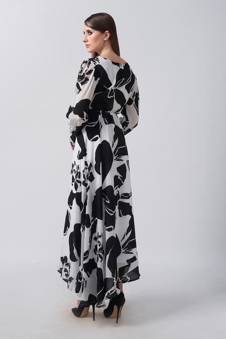 Shop House Of Varada Black Crepe V-neck Daisy Print Side Slit Maxi Dress at Aza Fashions Shop_House Of Varada_Black Crepe V-neck Daisy Print Side Slit Maxi Dress _at_Aza_Fashions