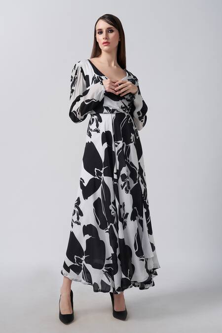 Shop House Of Varada Black Crepe V-neck Daisy Print Side Slit Maxi Dress Online at Aza Fashions Shop_House Of Varada_Black Crepe V-neck Daisy Print Side Slit Maxi Dress _Online_at_Aza_Fashions