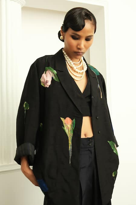 OFRIDA Black Silk Applique Collared Psyflora Shirt