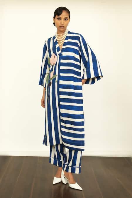 Ofrida Twill Linen Stripe Print Straight Kurta 