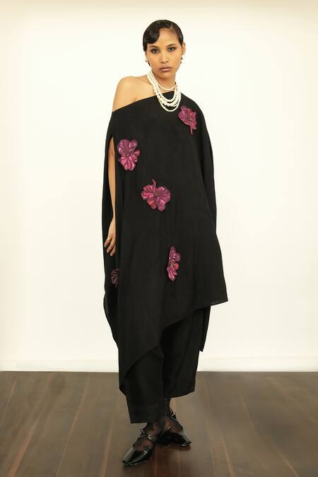 OFRIDA_Black Silk Raw Solid Straight Fit Pant _Online_at_Aza_Fashions