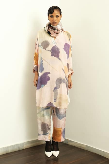 OFRIDA Nargis Abstract Expressionist Print Kurta With Pant 