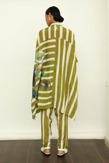 Shop OFRIDA Green Muslin, Silk Collared Hand Painted Stripe Print Tunic With Pant at Aza Fashions Shop_OFRIDA_Green Muslin, Silk Collared Hand Painted Stripe Print Tunic With Pant _at_Aza_Fashions