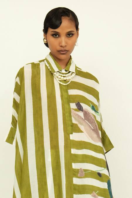 OFRIDA Green Muslin, Silk Collared Hand Painted Stripe Print Tunic With Pant Online at Aza Fashions OFRIDA_Green Muslin, Silk Collared Hand Painted Stripe Print Tunic With Pant _Online_at_Aza_Fashions
