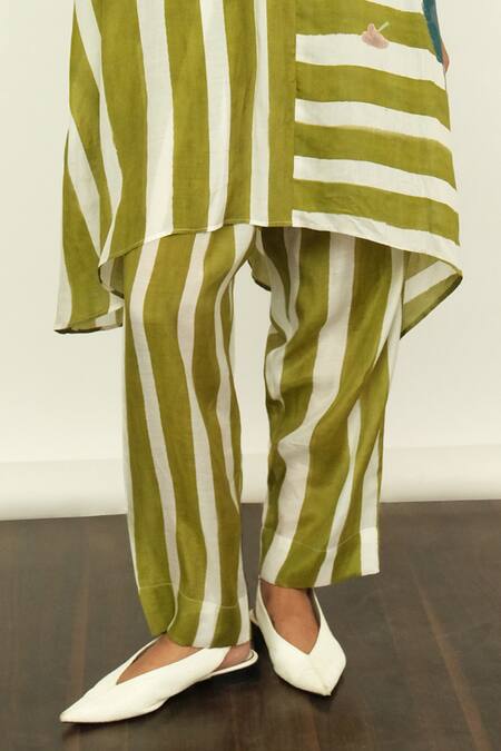 Buy OFRIDA Green Muslin, Silk Collared Hand Painted Stripe Print Tunic With Pant Online at Aza Fashions Buy_OFRIDA_Green Muslin, Silk Collared Hand Painted Stripe Print Tunic With Pant _Online_at_Aza_Fashions