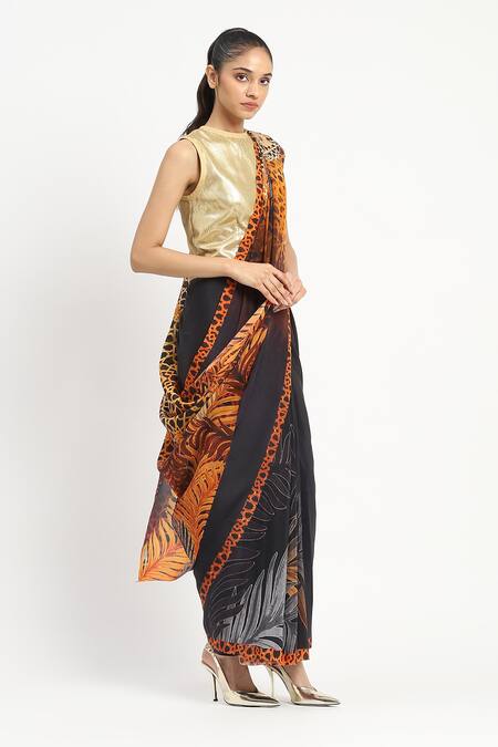 Satya Paul Black Silk, Crepe Safari Sol Printed Saree With Unstitched Blouse Piece at Aza Fashions Satya Paul_Black Silk, Crepe Safari Sol Printed Saree With Unstitched Blouse Piece _at_Aza_Fashions