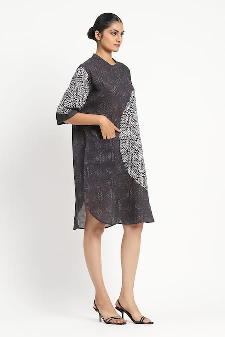 Buy_Satya Paul_Black Linen Mandarin Collar The Milky Way Tunic _Online_at_Aza_Fashions