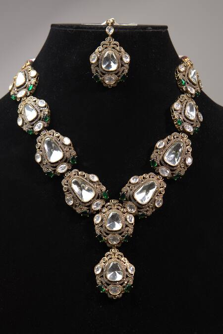 Buy_Amaara Jewels_White Diamonds, Stones Geometric Carved Polki Embellished Necklace Set_Online_at_Aza_Fashions