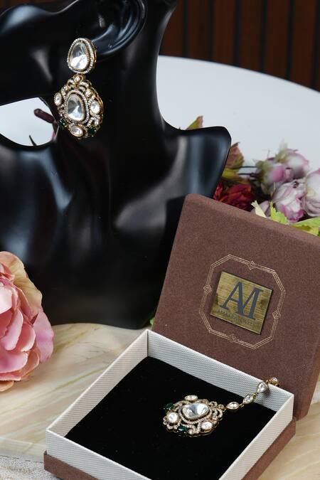 Shop_Amaara Jewels_White Diamonds, Stones Geometric Carved Polki Embellished Necklace Set_Online_at_Aza_Fashions