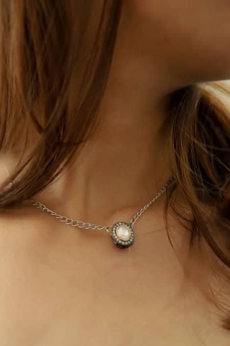 Do Taara Polki Embellished Pendant Necklace 