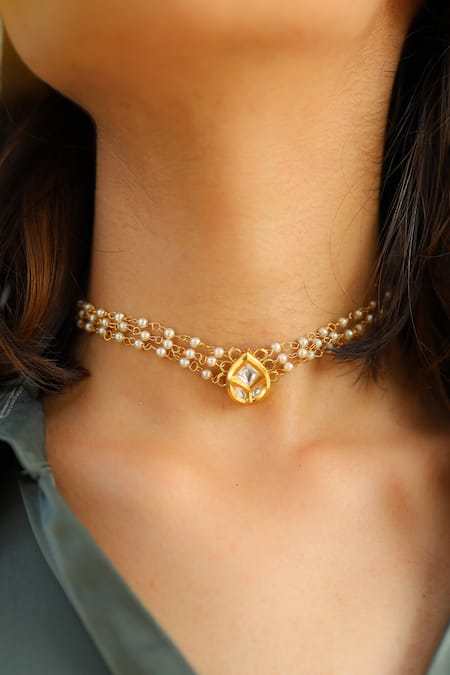 Do Taara Kundan Embellished Pendant Choker 