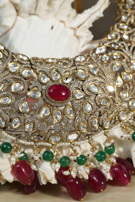 Buy_Amaara Jewels_Red Pearls, Diamonds, Stones Floral Carved Antique Bridal Jewellery Set