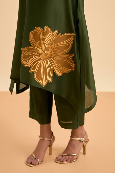 Shop_Origani_Green Chanderi Silk, Cotton Applique Split V-neck Blossom Kurta And Pant _Online_at_Aza_Fashions