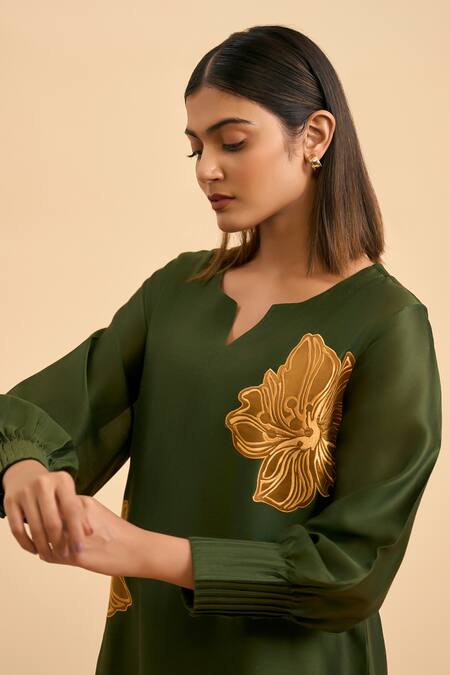 Origani_Green Chanderi Silk, Cotton Applique Split V-neck Blossom Kurta And Pant _at_Aza_Fashions