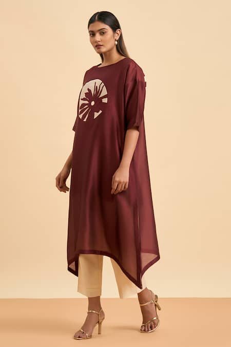Origani Maroon Chanderi Silk, Cotton Embroidery Boat Neck Floret Applique Kurta Pant Set at Aza Fashions Origani_Maroon Chanderi Silk, Cotton Embroidery Boat Neck Floret Applique Kurta Pant Set _at_Aza_Fashions