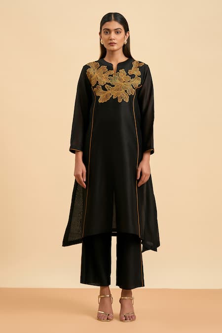 ORIGANI Floral Embroidered Kurta With Pant 