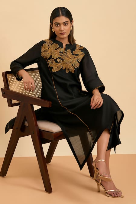 Origani_Black Chanderi Silk, Cotton Embroidery Mandarin Collar Floral Kurta With Pant _at_Aza_Fashions