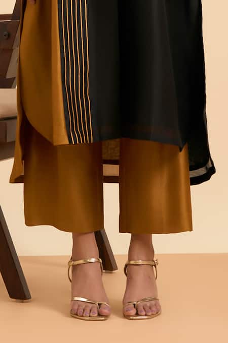 Buy_Origani_Black Chanderi Silk, Cotton Vertical Line Colorblocked Kurta With Pant _Online_at_Aza_Fashions