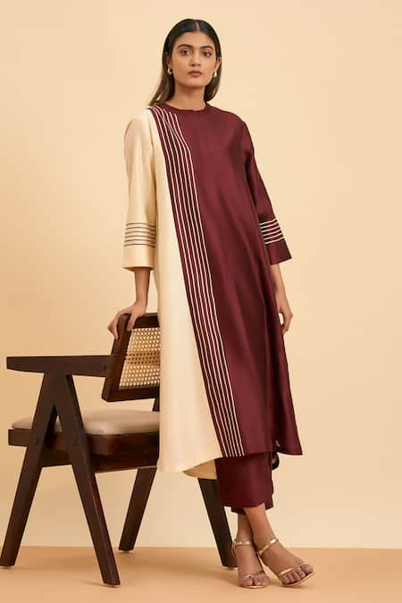 ORIGANI Vertical Line Embroidered Colorblocked Kurta With Straight Pant 