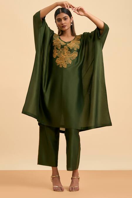 Buy_Origani_Green Chanderi Silk, Cotton Embroidery Round Neck Flora Kurta Pant Set _Online_at_Aza_Fashions